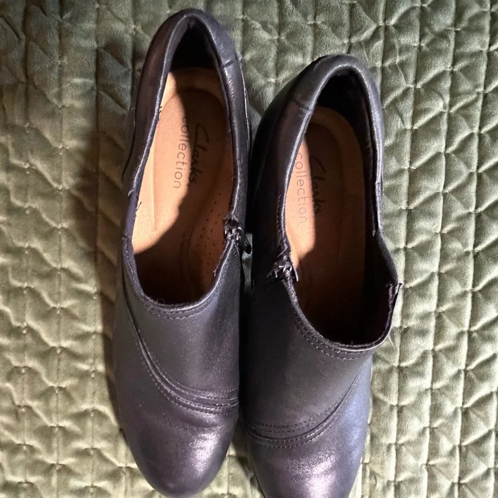 Clarks‎ Emily 2 black bootie boots leather shoes size 9 1/2